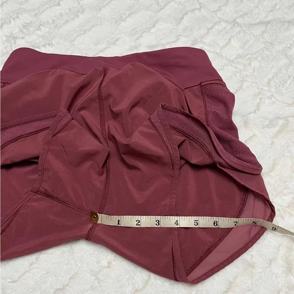 Lululemon Over & Above Shorts   6 #6-05 - Picture 10 of 14